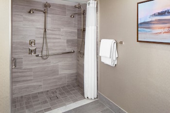 Room, Multiple Beds, Mobility Accessible, Balcony (Roll-In Shower, Mobility)