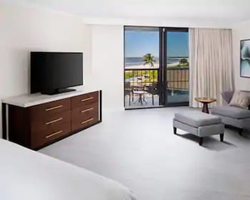 Deluxe Room, Multiple Beds, Ocean View