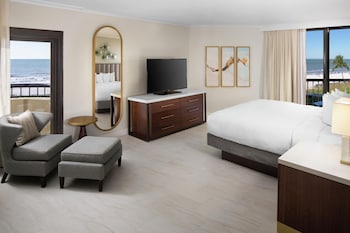Suite, 1 King Bed with Sofa bed, Hearing Accessible, Balcony (Hearing)