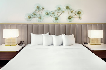 Room, 1 King Bed with Sofa bed, Balcony, Ocean View