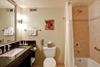 Room, 1 King Bed, Pool View
