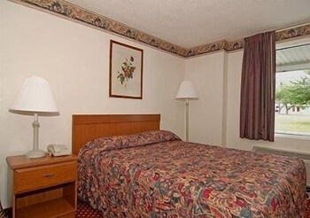 Standard Room, 1 Queen Bed Smoking