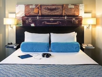 Standard Room, 1 Queen Bed