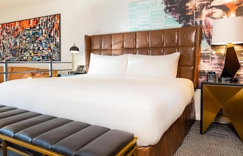 Deluxe King Suite