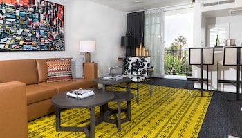 Signature Suite, 2 Queen Beds, Mobility Accessible
