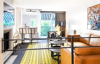 Premier Suite, 1 King Bed, Balcony