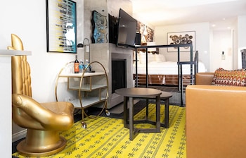 Signature Suite, 2 Queen Beds, Mobility Accessible