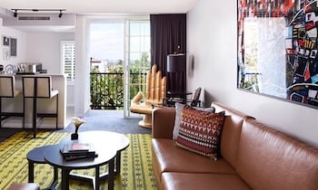 Signature King Suite, City View & Balcony