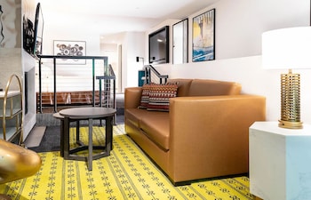 Signature Suite, 2 Queen Beds, Mobility Accessible