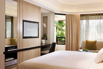 Deluxe Room, 1 King Bed, Garden View
