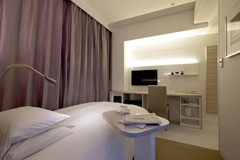(Main) Style Single Room, Non-Smoking