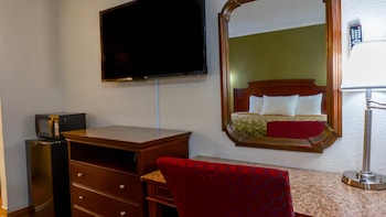 Standard Room, 1 King Bed, Non Smoking