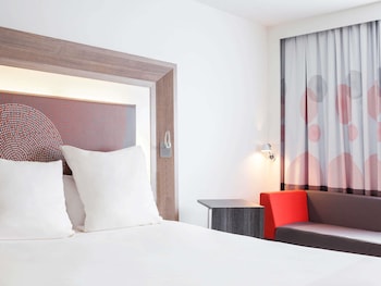 Executive Suite, 1 Queen Bed with Sofa bed