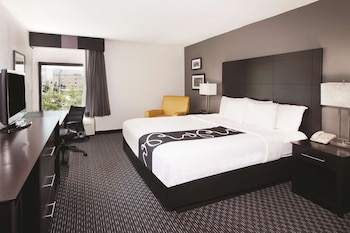 Room, 1 Queen Bed, Non Smoking (Pet-friendly, Exterior)