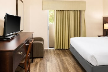 2 Queen Suite Room
