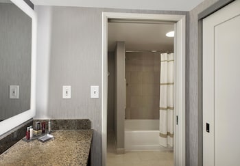 Suite, 1 King Bed with Sofa bed, Bathtub, Corner (2 Rooms)