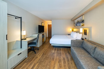Room, 1 King Bed, Non Smoking (Upper Floor, Stair Access Only)