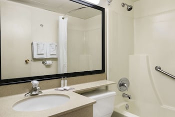 Room, 1 Queen Bed, Non Smoking, Refrigerator