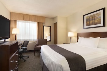 Room, 1 Queen Bed, Non Smoking, Refrigerator