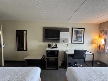 Room, 2 Queen Beds, Non Smoking (Upgraded)