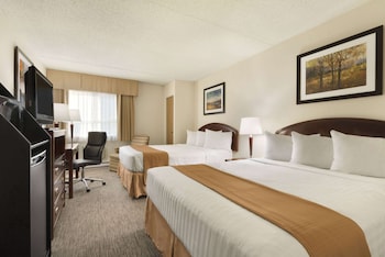 Room, 2 Queen Beds, Non Smoking