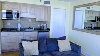 Deluxe Suite, 2 Double Beds with Sofabed