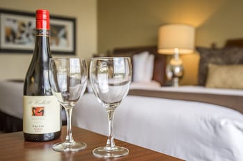 Premier Room, 2 Queen Beds, City View (Signature)