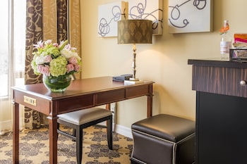 Premier Room, 2 Queen Beds, City View (Signature)