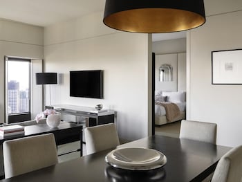 Ambassador King Suite Club Sofitel with Corner Bay Views