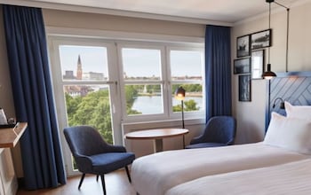 Comfort Room, Harbor View