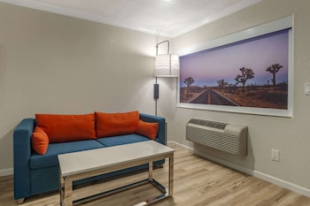 Standard Room, Multiple Beds, Non Smoking