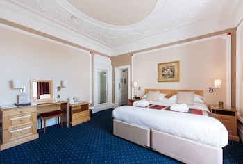 Superior Triple Room, Garden View (Club)