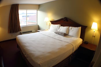 Room With One King Bed and Pool View