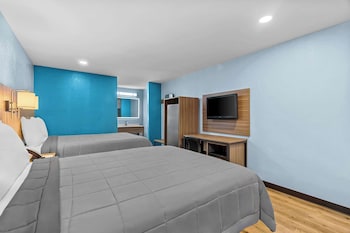Standard Room, 2 Queen Beds, Smoking
