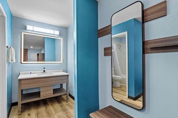 Standard Room, 2 Queen Beds, Smoking