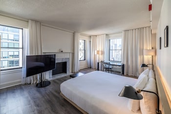 Deluxe Room, 1 King Bed
