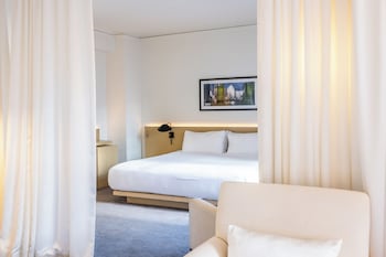 Junior Studio Suite