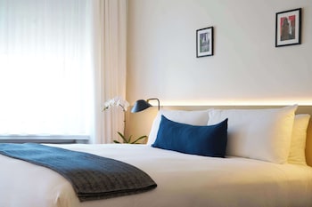 Standard Room, 1 King Bed