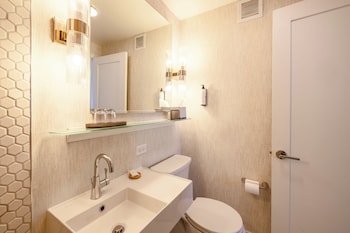 Signature Suite, Terrace, City View
