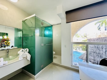 Executive Room, 2 Double Beds, Non Smoking, Pool View
