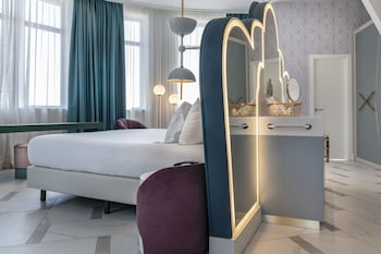 Deluxe Room with Panoramic Gran Vía View
