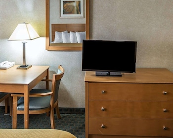 Standard Room, 2 Queen Beds, Non Smoking