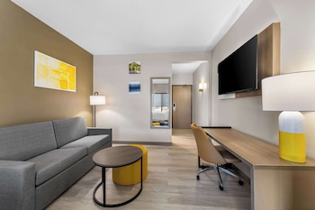 Suite, 1 Queen Bed, Accessible, Non Smoking (Sofa Bed)