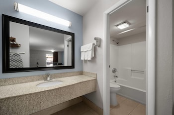 Standard Room, 2 Queen Beds, Smoking