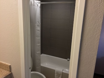 Standard Room, 1 King Bed, Accessible
