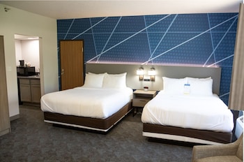 Suite, Non Smoking (2 Queen Beds)