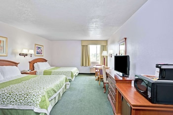 Standard Room, 2 Queen Beds, Non Smoking