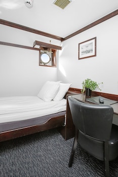 Single Cabin