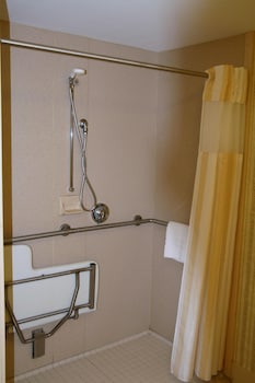 Suite, 2 Queen Beds, Accessible