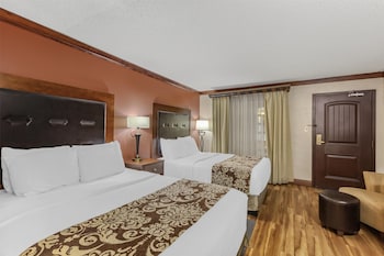 Standard Room, 2 Queen Beds, Accessible, Bathtub